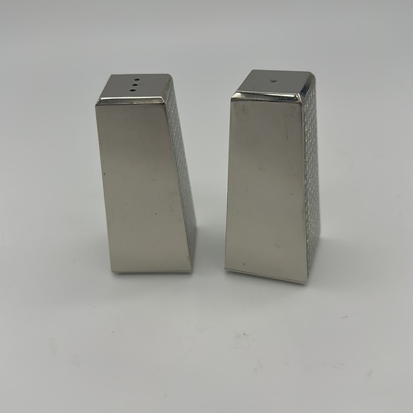 Diamond Nickel Plated Salt and Pepper Shaker Set - Picture 6 of 7